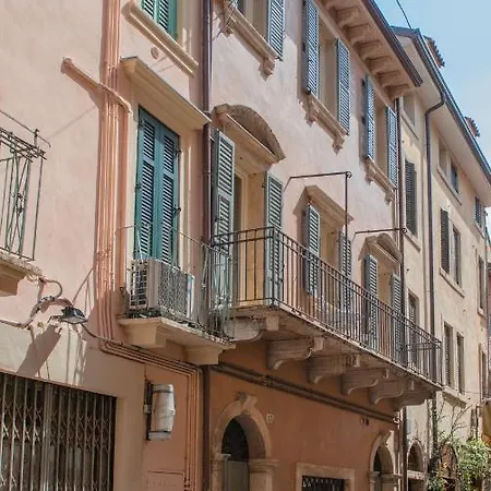 Tre Marchetti Arena Suites Apartment