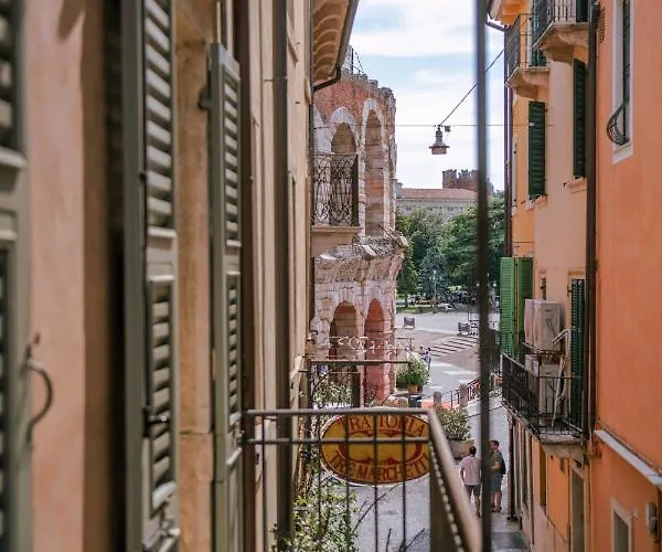 Tre Marchetti Arena Suites Apartmán