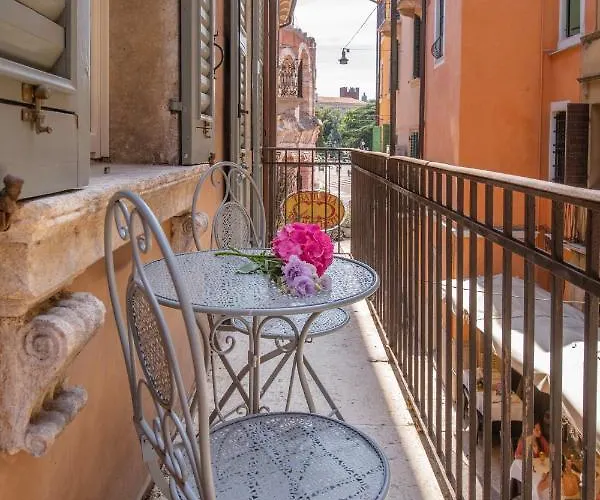 Tre Marchetti Arena Suites * Verona